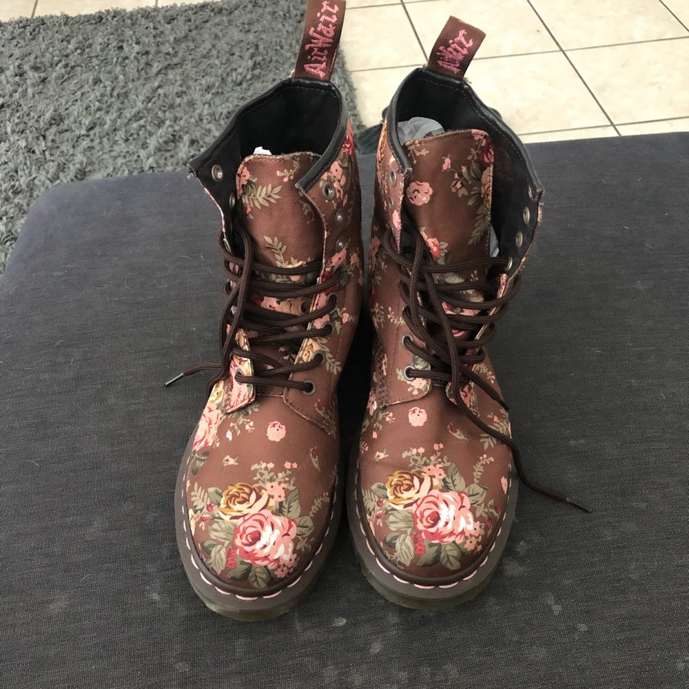 Dr. Martens Brown Floral 1460s Women’s Size 9